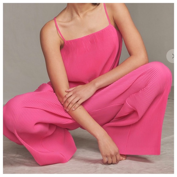 09 Fabulous Chic Rib Sleeveless Top and Pants Set
-Raw edge detail - Picture 3 of 3